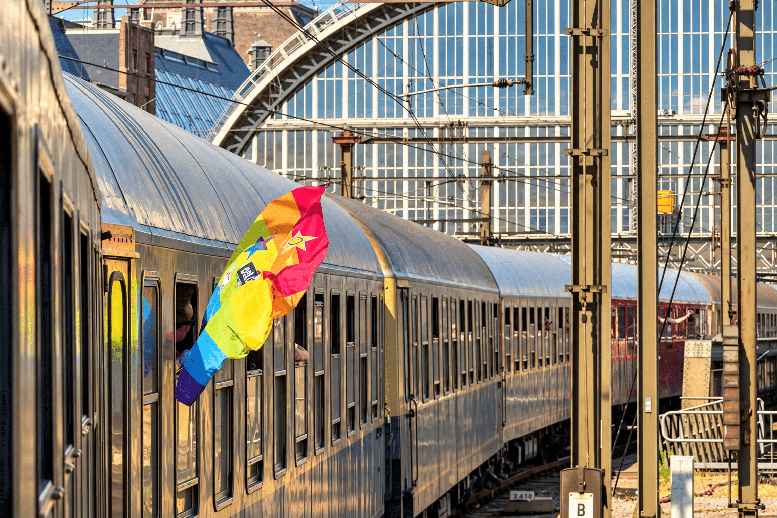 Die Regenbogen-Flagge beim ColognePride-Express ColognePride-Express 2027